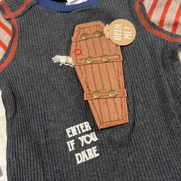 Mud Pie Halloween Casket Top Size 12-18 months - Picture 2 of 6